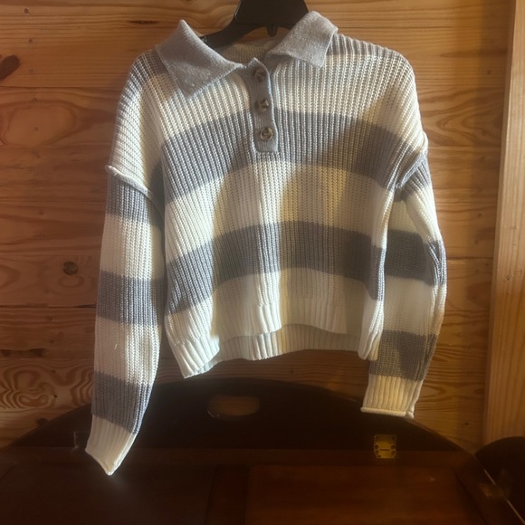 grey sweater - Picture 3 of 3